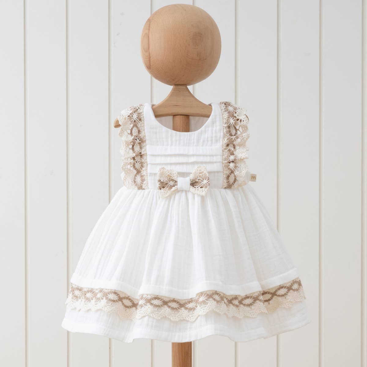 Girl Natural Lace Design Sleeveless Elegant Muslin Dress: Rose / 9-12M Girl Natural Lace Design Sleeveless Elegant Muslin Dress: Rose / 9-12M