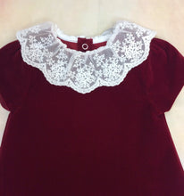 Load image into Gallery viewer, IW31023Bur Girls Christimas Holiday velvet with Lace Collar