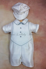 Load image into Gallery viewer, Luigi boys Shantung w/blue piping Short Sleeve Shorts with matching newsboy cap Christening / Baptism outfit by Piccolo Bacio