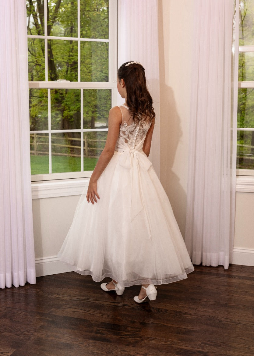communion dress designers Communion Veils Long First Communion Dresses Communion Veils Designer First Communion Dresses White Dress With Lace Sleeves For Holy Communion Pre-Order 5-6