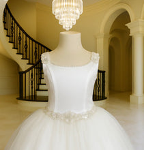 Load image into Gallery viewer, P1749 Elite Collection 2026 by Christie Helene