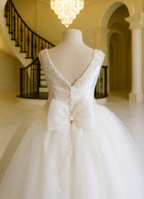 Load image into Gallery viewer, P1749 Elite Collection 2026 by Christie Helene