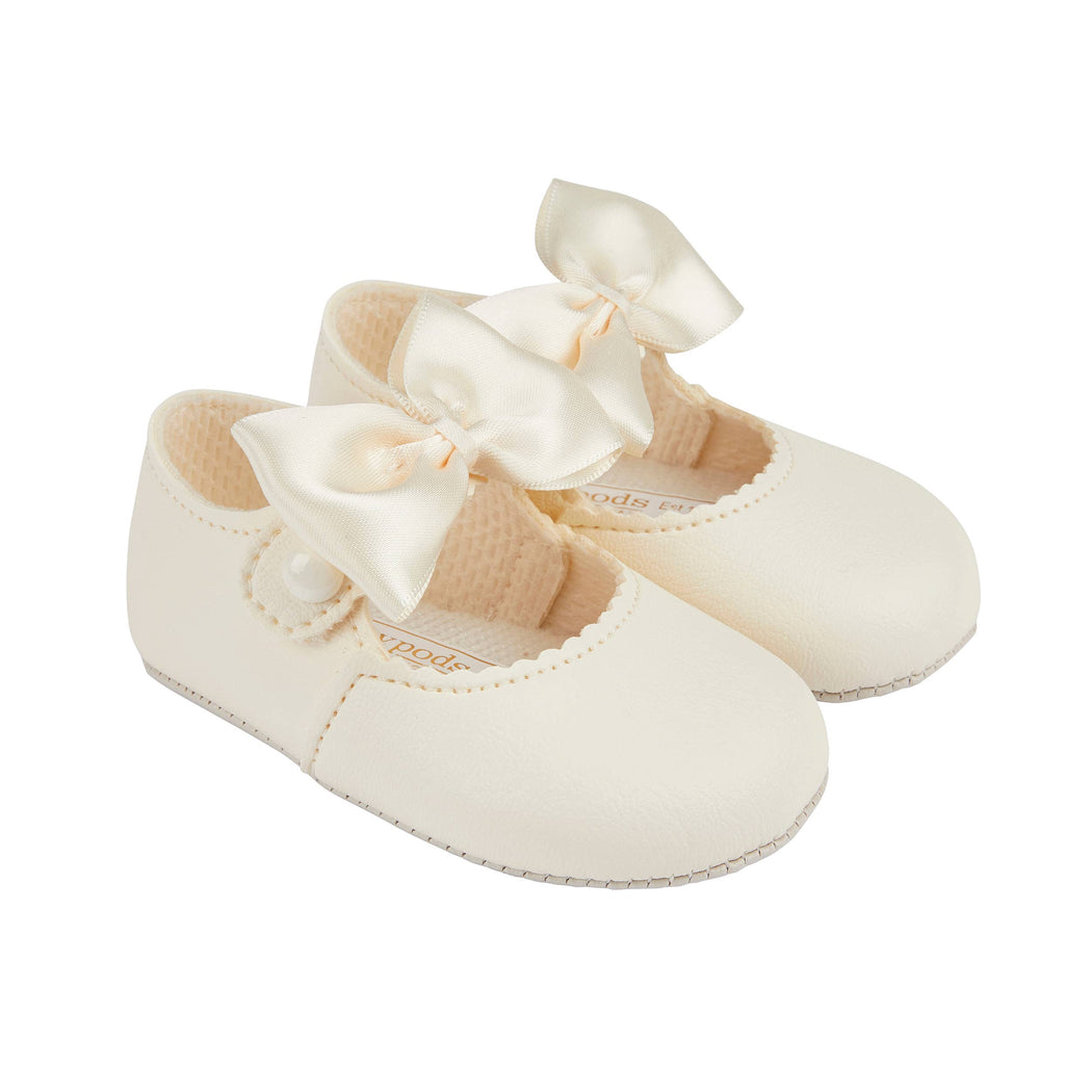 B750 Girls Soft Sole baby shoes with matching bow : Cream / UK Size 1/EU Size 17